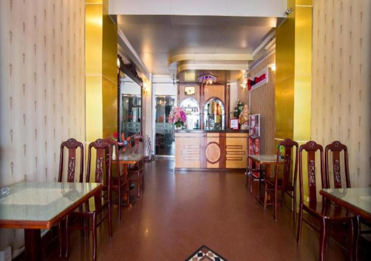 Tan Hoang Long Hotel Thành Pho Ho Chí Minh Esterno foto