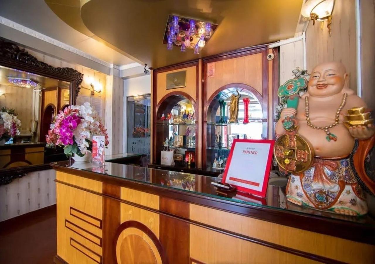 Tan Hoang Long Hotel Thành Pho Ho Chí Minh Esterno foto